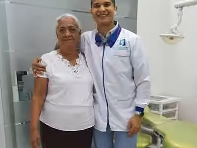 Odontología Dentotys - Carlos Guillen, Odontólogo ortodoncista