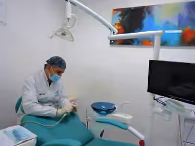 Oral Elite Consultorio Odontológico atendido por el Dr Alejandro Ramírez