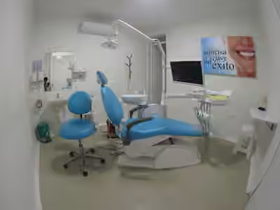 Arias Dental Group-odontologia tulua-ortodoncia tulua-diseño sonrisa-blanqueamiento dental tulua-higuiene oral tulua-estetica dental-endodoncia tulua-periodoncia tulua-implantes dentales tulua