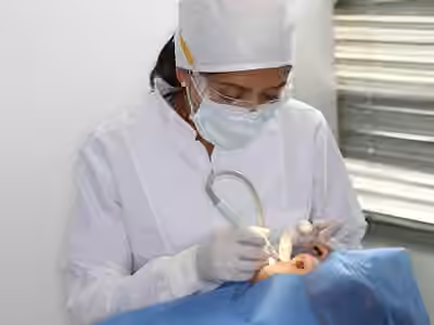 Dra. Ana Zuluaga - Diseño de Sonrisa en Medellín
