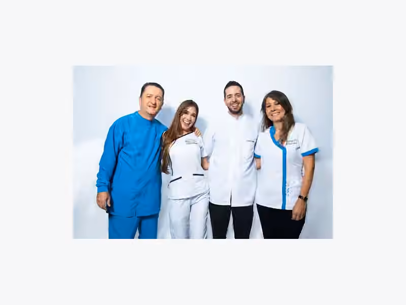 ODONTOLOGIA LASER, DOCTORES ARISTIZABAL, DISEÑO DE SONRISA - IMPLANTES DENTALES - PERIODONCIA